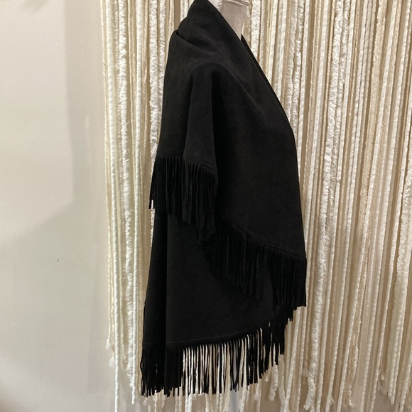 Unique Shawl/Vest - Picture 3 of 15